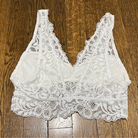EUC Forever 21 Lace bralette bundle - Picture 9 of 11